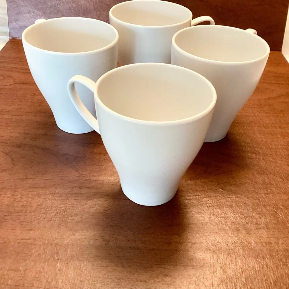 CRATE & BARREL Nova Mugs